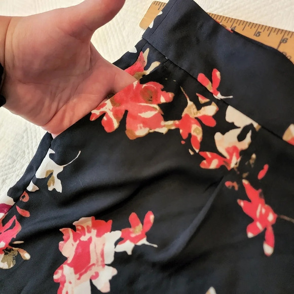 Ann Taylor Loft floral flowy pants - Picture 7 of 16